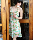 vivi2012新款夏度假海边荷叶边日系性感甜美雪纺连衣裙碎花吊带裙