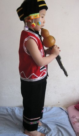 佤族男孩葫芦丝舞蹈演出服装\/少数民族哈尼族