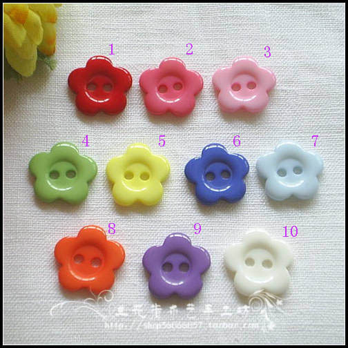 手工DIY辅料/【彩色梅花纽扣1.5cm】 卡通树脂两孔纽扣