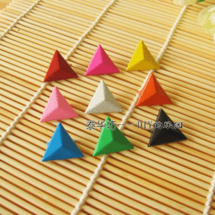  DIY配件/朋克铆钉/柳钉/金字塔钉/机壳材料/彩色爪钉 17MM三角形