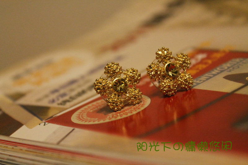 限量★纽约订单！~ 时装 金色豆豆 玫瑰花 耳钉