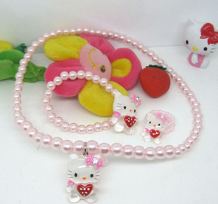  HELLO KITTY 卡通项链儿童珍珠项链 戒指手链项链三件套 抱大红心