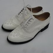 2023白色漆皮鞋英伦复古女鞋低跟布洛克雕花系带鞋休闲小皮鞋