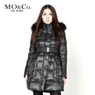  MO&Co. 摩安珂 秋冬新款 M114EIN10 貉子毛皮点缀连帽羽绒服moco