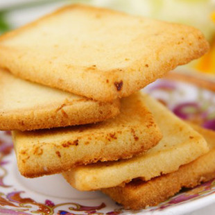  铁板鸡蛋煎饼 白鹤饼干零食品特产 据说比TIPO面包干好吃N倍哦！