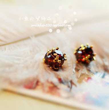 立体玲珑球 耳钉...