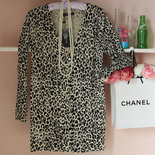 2011春 学院风 纯色 <em>粉色</em> <em>短款</em> 修身型 <em>V领开衫</em>