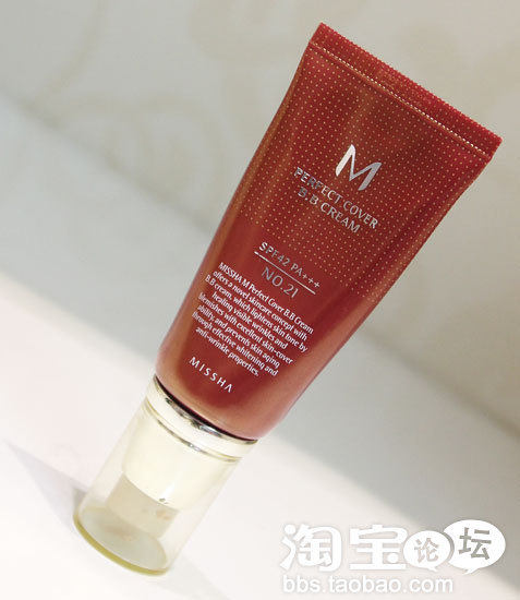 1泵在脸上<em>分</em>点点<em>开</em>(额头、两颊、鼻子、下颚)