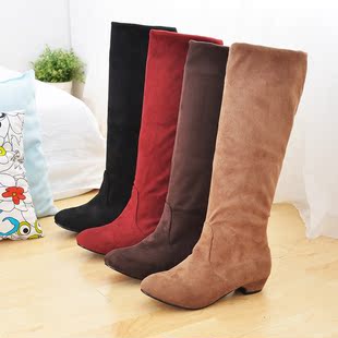 求购类似此款的靴子,胆识后面的没有流苏,平底