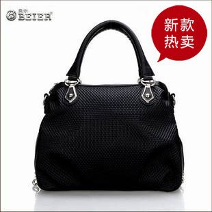 贝尔正品2012新款牛皮压花贵气欧美风格 <span class=H>女包</span> 手提包 NBB1321