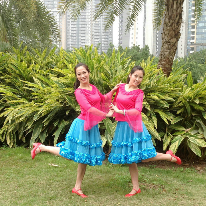 红草莞儿广场舞服 张春丽寄一片绿叶到草原 新款34202+53908套裙