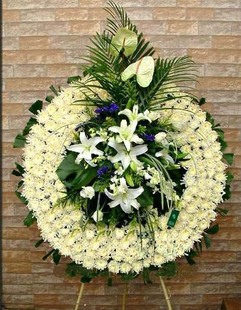 Linyi Flower shop Qingming Festival Grave Qianfen Shangfen Wreath Order flowers Yellow and white Chrysanthemum Memorial Condolence City courierin the Flower delivery/Flowers simulation/Plants gardening , Memorial/Dianyi with flowers category - from Buy2taobao.com to provide professional Taobao agent buy service