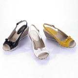 103080701 103080715 103080731 <span class=H>达芙妮</span>2010新款正品<span class=H>凉鞋</span>