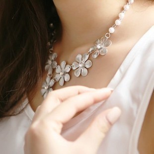  1457 韩款饰品 女花朵珍珠吊坠OL气质短款项链锁骨链