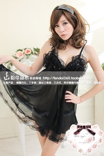请问哪里能买到第一个模特身上的<em>文胸</em>吊带内衣
