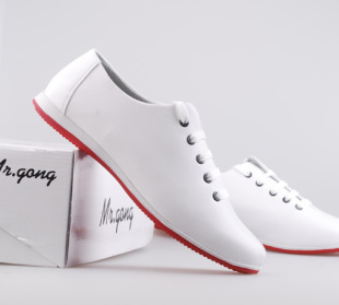  秋冬新款韩版时尚潮流男鞋子日常英伦男士板鞋休闲鞋单鞋