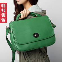 韩都衣舍⑤现货韩国2012春季新款女<span class=H>包</span><span class=H>包</span>盖式<span class=H>公文</span>单肩<span class=H>包</span>KC1027棈