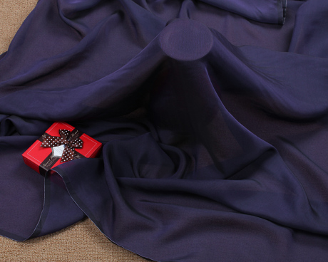 特价清仓 围巾面料推荐 黑紫色变色龙真丝布料 25\/米-淘宝网