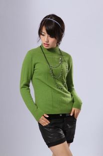 2012新款女式半高领短款纯羊绒衫 女款量身定