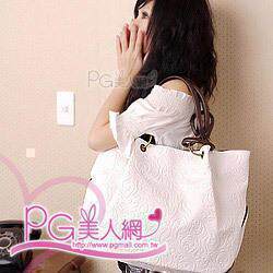 （台湾馆）**PG美人网**K108 图藤扣环大方包4色