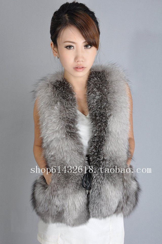 本dazzlin原单 辣椒新秀 真兔毛球球皮草<em>外套</em>特