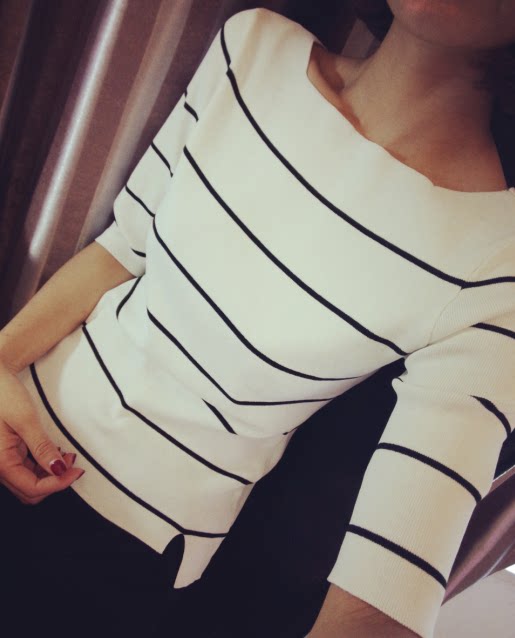 女<em>黑白条纹打底</em>衫 : 女<em>黑白条纹打底</em>衫图片及搭