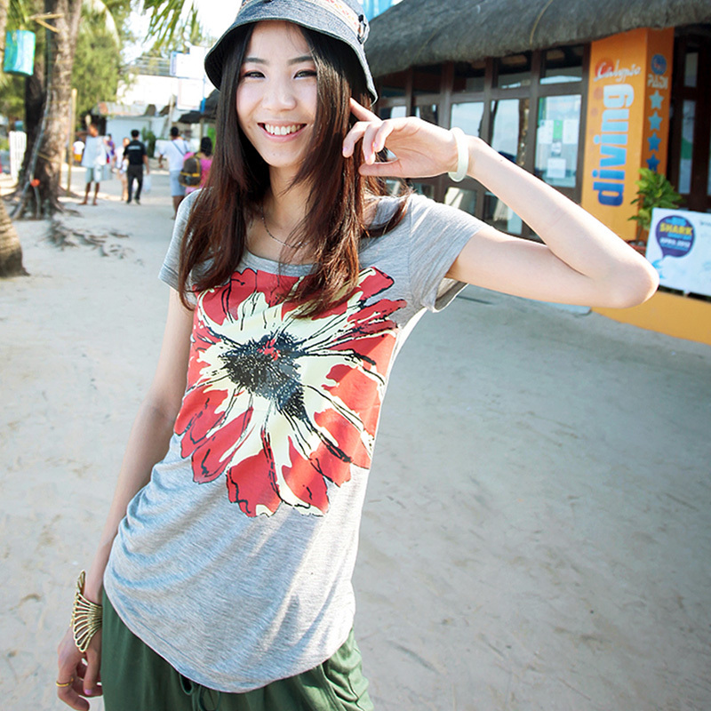 花朵图案印花短袖...