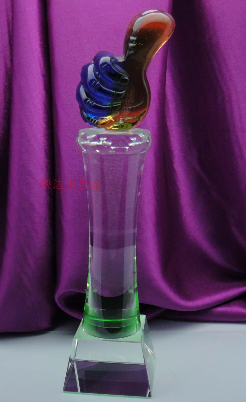 大拇指水晶奖杯 琉璃大拇指顶呱呱奖杯 奖品 礼品 免费刻字在类目 个性定制/设计服务/DIY, 办公/文具定制, 奖杯/奖章/奖状/证书定制中 - 来自Buy2taobao.com提供专业的淘宝代购服务
