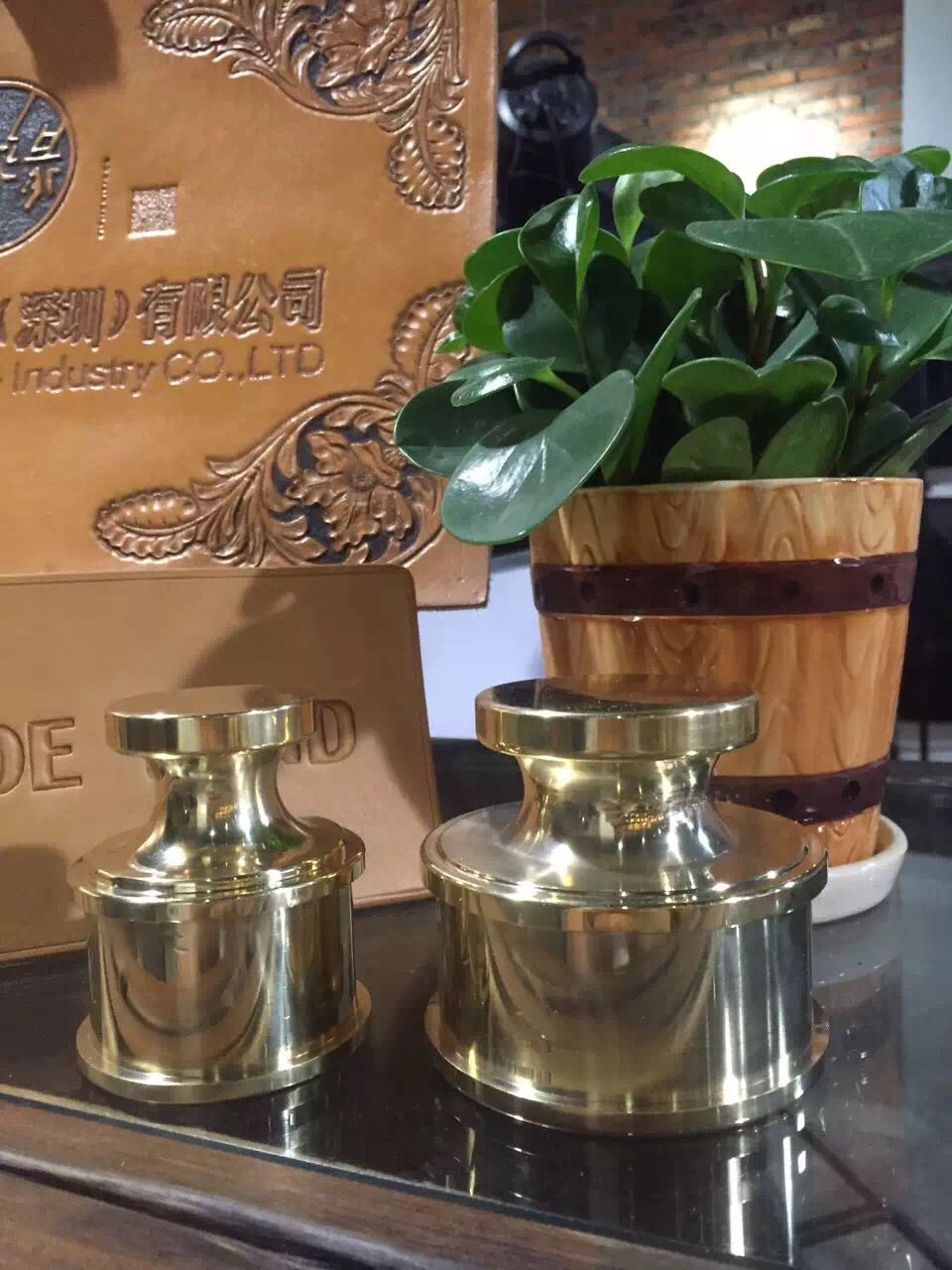 Describe the origin Handmade leather goods DIY tool Paperweight Copper Cowhide Tools 1000g Brass rulerin the Electronic Dictionary/Electronic paper book/Stationery , Painting tools/Painted wood/Calligraphy Supplies , Paperweight category - from Buy2taobao.com to provide professional Taobao agent buy service