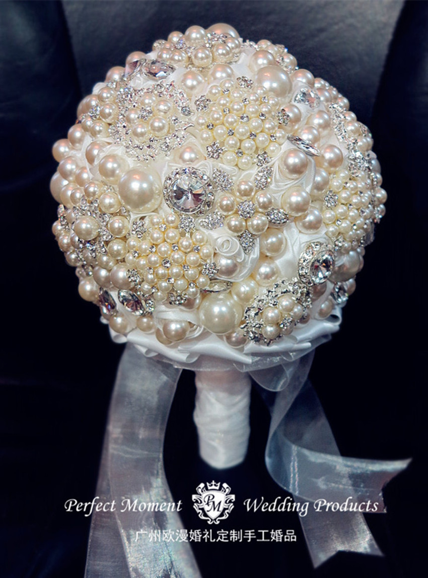 European Man customized Beige wedding bride Hand tied bouquet DIY Twinkle Rhinestone Jewelry spherical Hand tied bouquetin the Flower delivery/Flowers simulation/Plants gardening , Wedding flower arrangement , Bride holding flowers category - from Buy2taobao.com to provide professional Taobao agent buy service