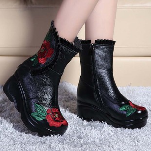 民族风中筒靴高跟真皮坡跟，马丁靴刺绣花朵，短靴春秋冬女靴子潮
