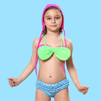 儿童泳衣女童中小宝宝，韩国可爱比基尼三件套游泳装配套泳帽