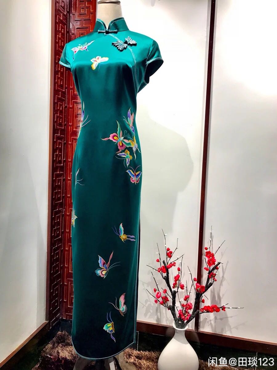 真絲手繡旗袍,前後繡花上海旗袍手工包邊孔雀綠長款走秀特價在類目 女裝/女士精品, 婚紗/旗袍/禮服, 旗袍中 - 來自Buy2taobao.com提供專業的淘寶代購服務
