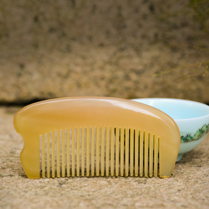 Linqiaojiang quality goods natural Yellow Horn comb Anti-static Take it with you Carry Bag children man Letteringin the Family/Personal Cleaning Tools , Personal care cleaning appliances , Comb/Portable with a mirror , Comb/Makeup comb/Massage comb category - from Buy2taobao.com to provide professional Taobao agent buy service