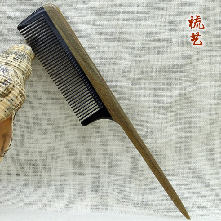 包邮 天然正品绿檀木梳 尖尾梳打毛梳 牛角梳 化妆造型梳 木梳子在类目 家庭/个人清洁工具, 个人洗护清洁用具, 梳子/便携用镜, 梳子/化妆梳/按摩梳中 - 来自Buy2taobao.com提供专业的淘宝代购服务