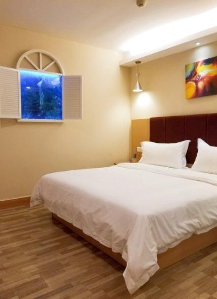 Xiangmei Hotel Chain Shenzhen Husband and wifein the Cheap Hotels/Inn features/Apartment Hostel , Hotel Inn category - from Buy2taobao.com to provide professional Taobao agent buy service