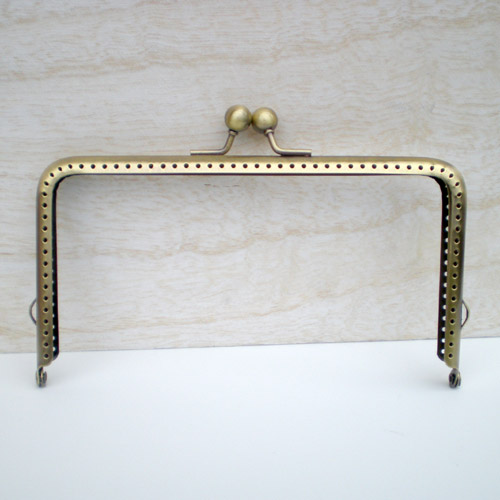 K091 15CM*8CM大方形口金(口金盒子)在类目 居家布艺, 缝纫DIY材料、工具及成品, 缝纫DIY配件/辅料/配饰, 边角料中 - 来自Buy2taobao.com提供专业的淘宝代购服务