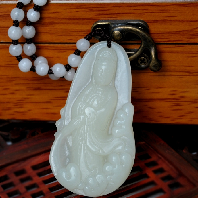 Turn on the light Nephrite Guanyin pendant And Tian Baiyu Guanyin Lotus Bodhisattva Suet Guanyin pendantin the Jewelry/Diamond/Jade/Gold , And nephrite , Choker category - from Buy2taobao.com to provide professional Taobao agent buy service