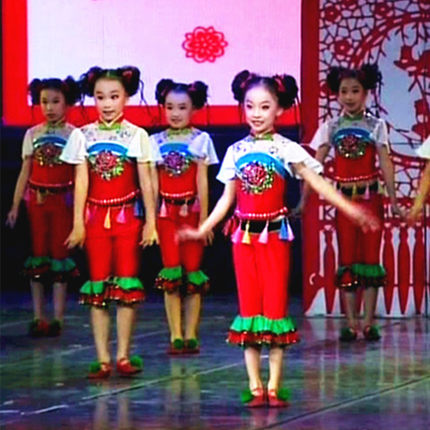儿童开门红秧歌舞演出服幼儿手绢舞蹈服民族中国娃娃喜庆表演服女在类目 童装/婴儿装/亲子装, 儿童演出服中 - 来自Buy2taobao.com提供专业的淘宝代购服务