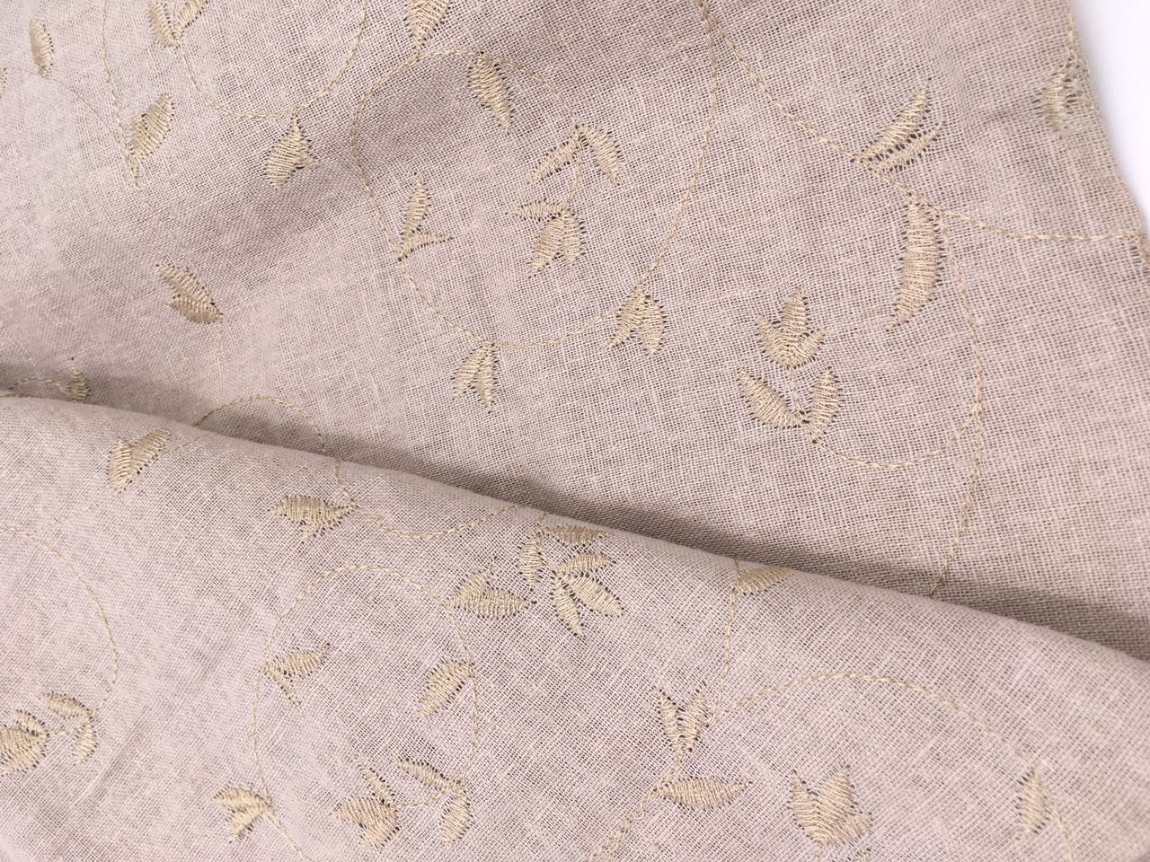 麻棉雨露绣花面料,适合女款裙子上衣连衣裙在类目 服饰配件/皮带/帽子/围巾, 制衣面料, 布面料中 - 来自Buy2taobao.com提供专业的淘宝代购服务