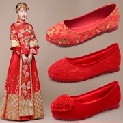 红色秀禾服婚鞋女2023冬季结婚鞋子红布鞋大码平底秀禾新娘鞋