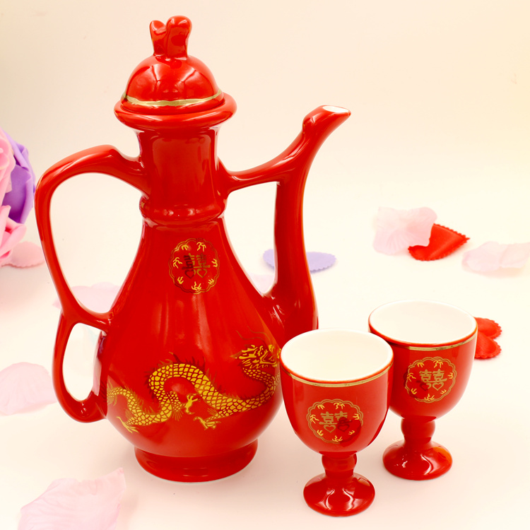 婚慶用品批發結婚喜字交杯酒敬酒杯子中式婚禮龍鳳敬酒壺對杯套裝在類目 節慶用品/禮品, 其它節慶用品中 - 來自Buy2taobao.com提供專業的淘寶代購服務