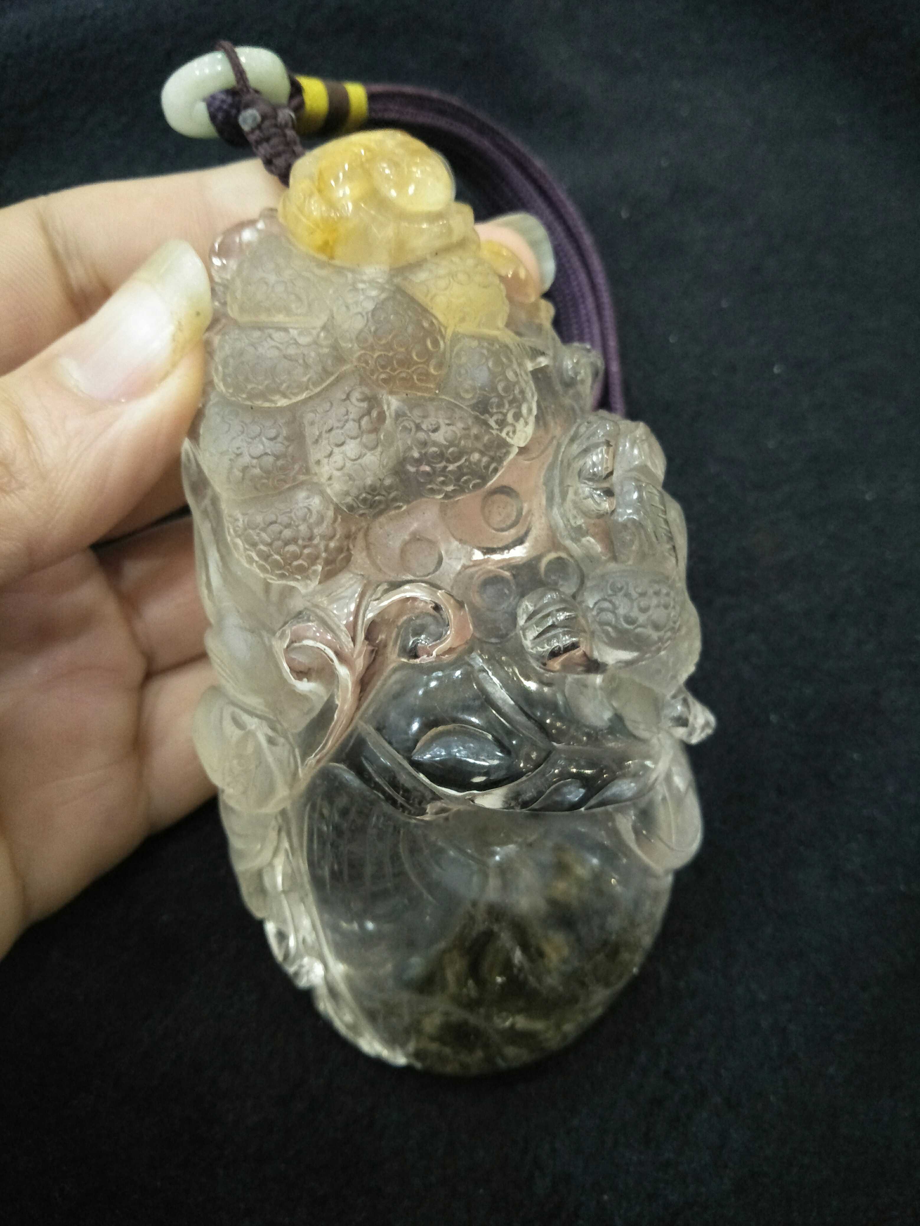俏色水晶带绿帘雕刻件如意手把件摆件收藏品在类目 饰品/流行首饰/时尚饰品新, 摆件中 - 来自Buy2taobao.com提供专业的淘宝代购服务