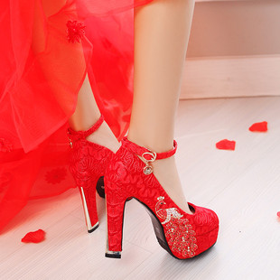 中式婚鞋女高跟鞋红色粗跟大码结婚鞋中跟新娘，鞋防水台孕妇敬酒鞋