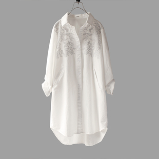原创白色衬衫女中长款长袖百搭休闲欧范刺绣树枝棉衬衣打底衫
