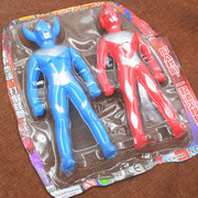 两个装奥特曼超人咸蛋超人玩具塑料吸塑机器人一元店两元店地摊货