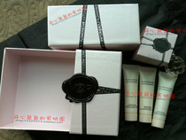 维特与罗夫FlowerBomb鲜花炸弹花+女士淡香精Q版套装+7ml 价格:108.00