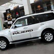三菱帕杰罗车贴 PAJERO v73 v93 v97车门贴纸汽车贴纸改装饰 2121 价格:58.00