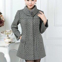 淘宝聚划算购物<em>中老年外套</em>妈妈装羽绒服女<em>加肥</em>