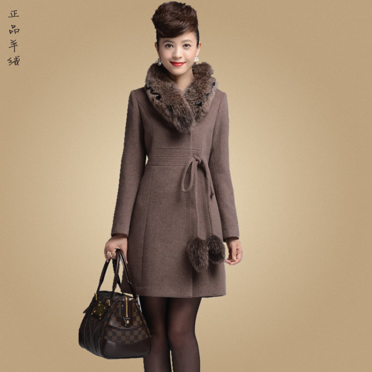 物<em>品牌</em>大衣2013冬装 专柜正品<em>剪标品牌女装</em> 兔
